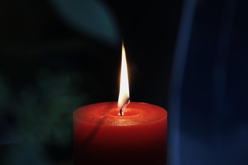 Galaxy-inspired candles